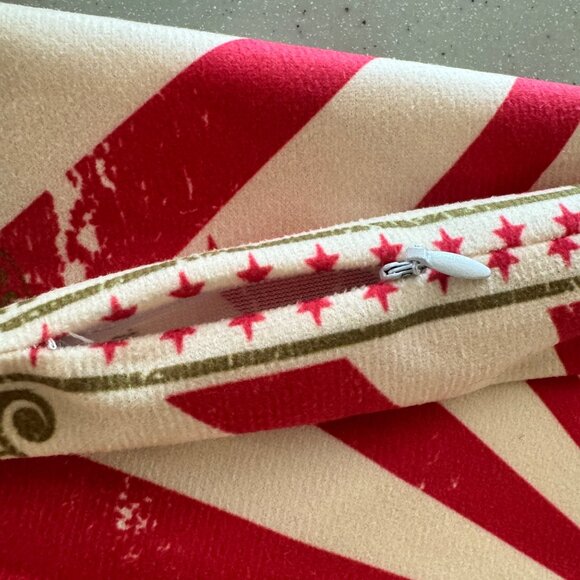 Emvency Circus Pillow Covers Red Star Pair 16x16 - Picture 3 of 5